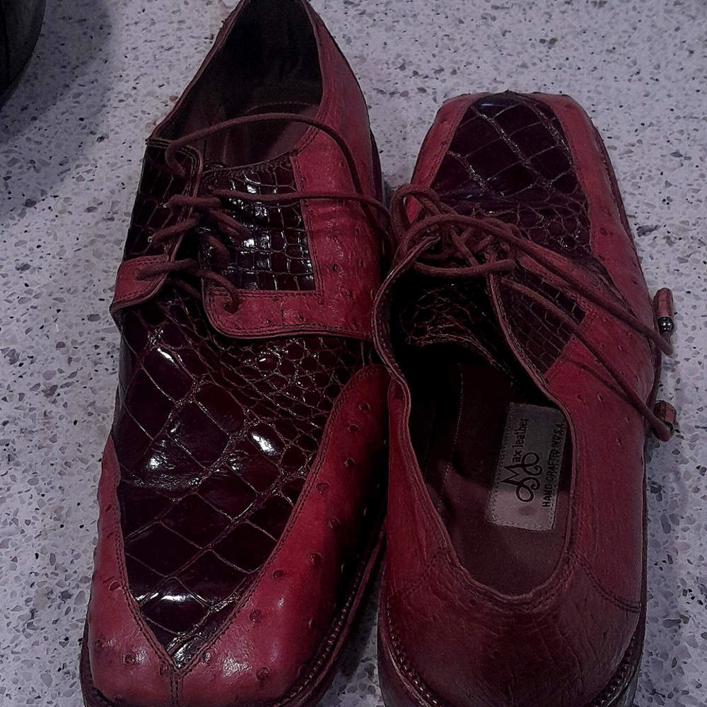 Used men alligator dress shoes